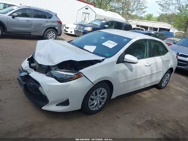 5YFBURHE7KP891110 2019 TOYOTA COROLLA - Image 2