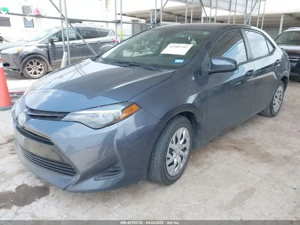 5YFBURHE7KP893892 2019 TOYOTA COROLLA - Image 2