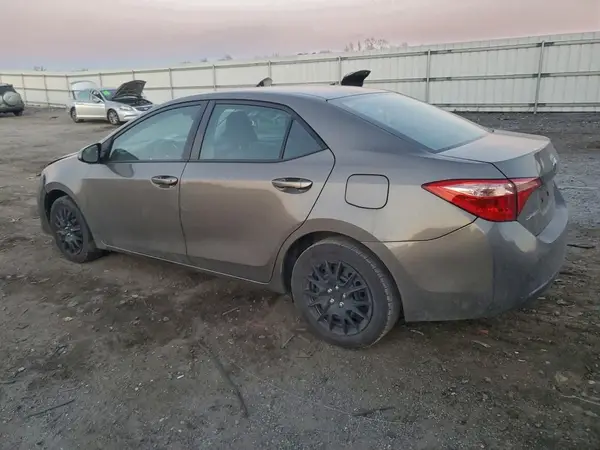 5YFBURHE7KP895349 2019 TOYOTA COROLLA - Image 2