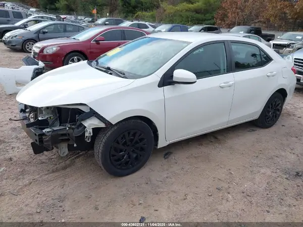 5YFBURHE7KP897909 2019 TOYOTA COROLLA - Image 2