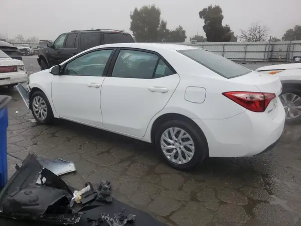 5YFBURHE7KP902042 2019 TOYOTA COROLLA - Image 2