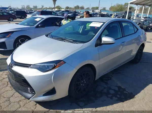 5YFBURHE7KP903692 2019 TOYOTA COROLLA - Image 2