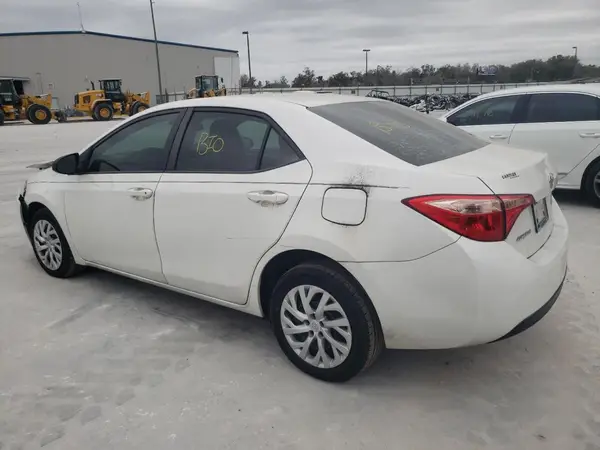 5YFBURHE7KP904468 2019 TOYOTA COROLLA - Image 2