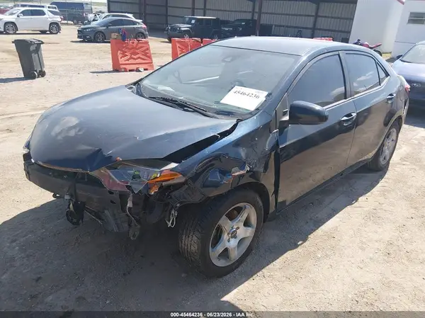 5YFBURHE7KP916913 2019 TOYOTA COROLLA - Image 2