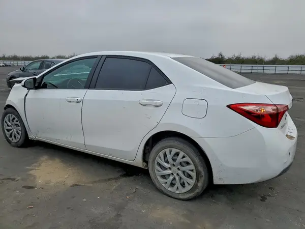 5YFBURHE7KP921822 2019 TOYOTA COROLLA - Image 2