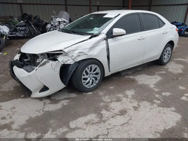 5YFBURHE7KP924431 2019 TOYOTA COROLLA - Image 2