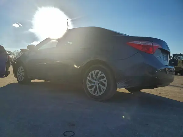 5YFBURHE7KP929175 2019 TOYOTA COROLLA - Image 2