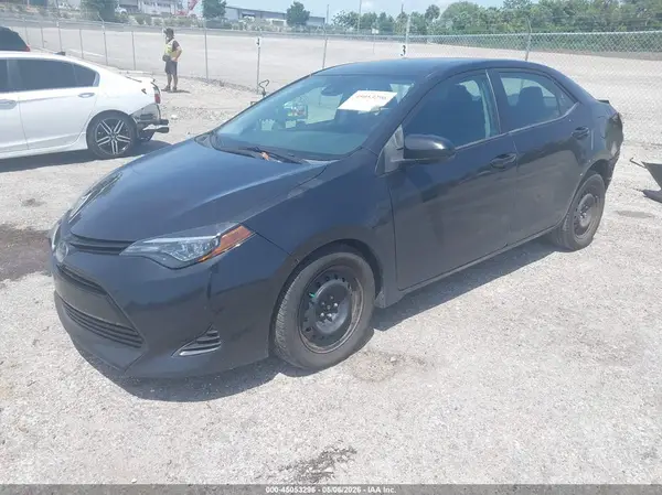 5YFBURHE7KP932657 2019 TOYOTA COROLLA - Image 2
