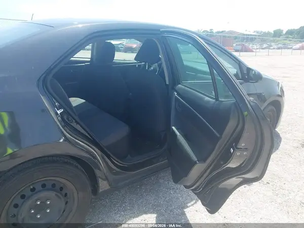 5YFBURHE7KP932657 2019 TOYOTA COROLLA - Image 8