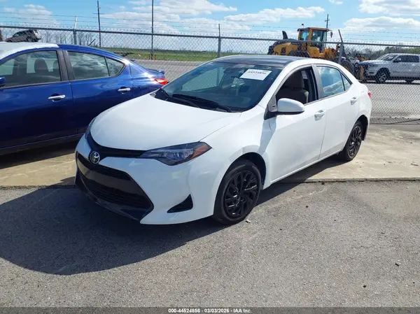5YFBURHE7KP932674 2019 TOYOTA COROLLA - Image 2