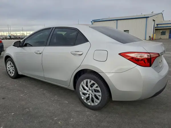 5YFBURHE7KP935302 2019 TOYOTA COROLLA - Image 2