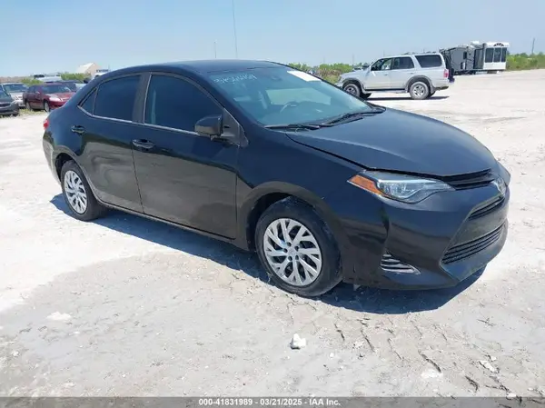 5YFBURHE7KP938152 2019 TOYOTA COROLLA - Image 1