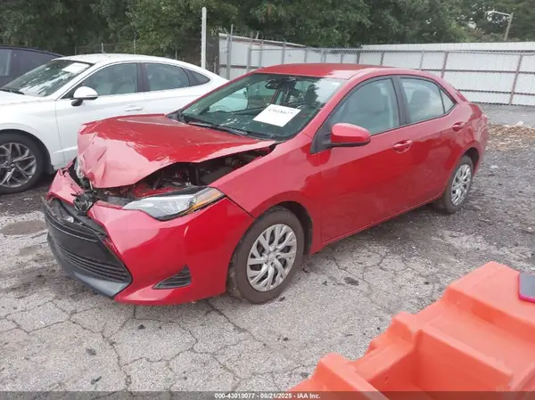 5YFBURHE7KP943562 2019 TOYOTA COROLLA - Image 2