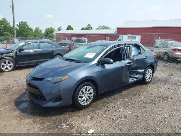 5YFBURHE7KP943593 2019 TOYOTA COROLLA - Image 2