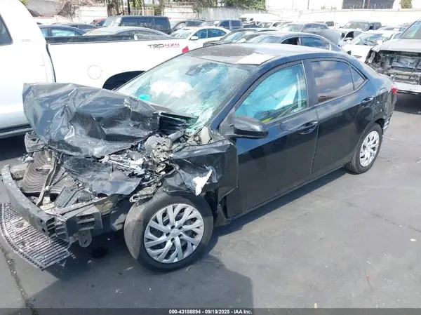 5YFBURHE7KP944310 2019 TOYOTA COROLLA - Image 2