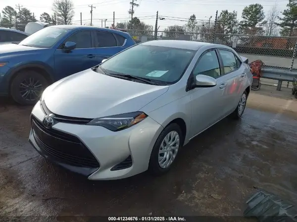 5YFBURHE7KP948745 2019 TOYOTA COROLLA - Image 2