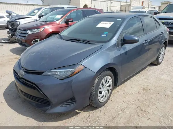 5YFBURHE7KP948955 2019 TOYOTA COROLLA - Image 2