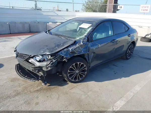 5YFBURHE8GP374941 2016 TOYOTA COROLLA - Image 2