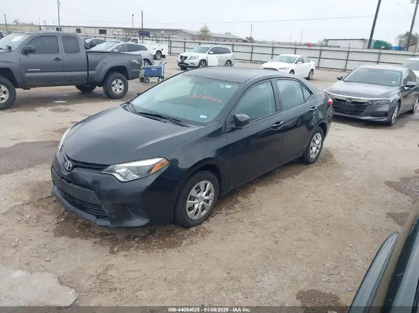 5YFBURHE8GP381212 2016 TOYOTA COROLLA - Image 2