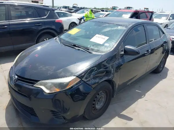 5YFBURHE8GP383901 2016 TOYOTA COROLLA - Image 2