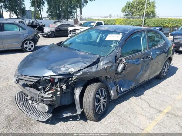 5YFBURHE8GP390637 2016 TOYOTA COROLLA - Image 2