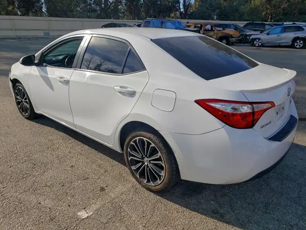5YFBURHE8GP390671 2016 TOYOTA COROLLA - Image 2