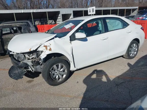 5YFBURHE8GP401250 2016 TOYOTA COROLLA - Image 2