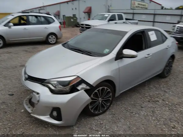 5YFBURHE8GP403063 2016 TOYOTA COROLLA - Image 2