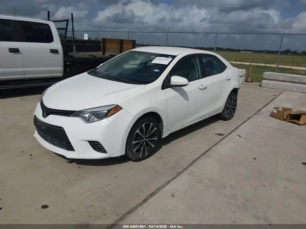 5YFBURHE8GP416525 2016 TOYOTA COROLLA - Image 2