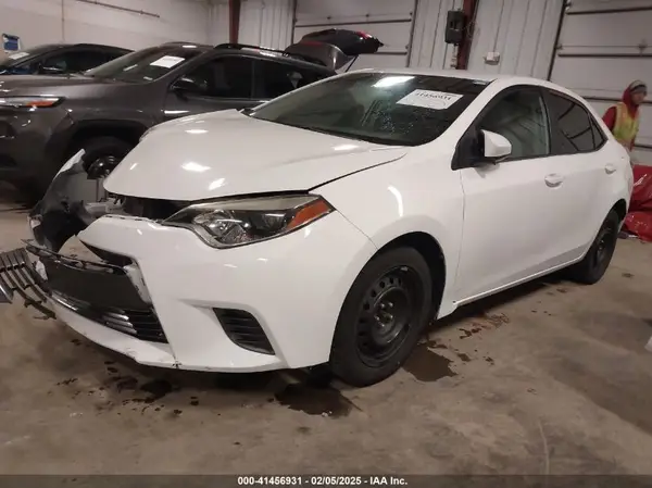 5YFBURHE8GP417271 2016 TOYOTA COROLLA - Image 2