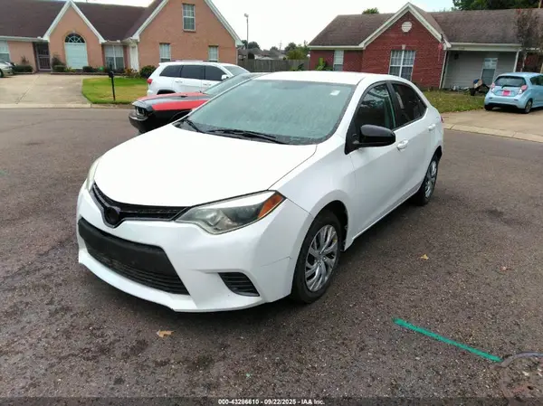 5YFBURHE8GP417805 2016 TOYOTA COROLLA - Image 2