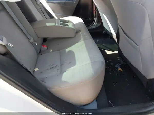 5YFBURHE8GP422020 2016 TOYOTA COROLLA - Image 8