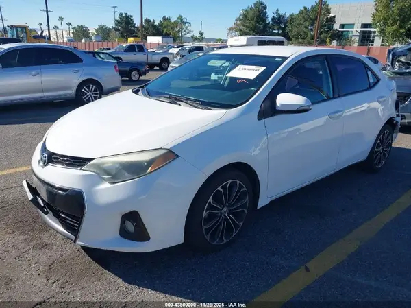 5YFBURHE8GP423605 2016 TOYOTA COROLLA - Image 2