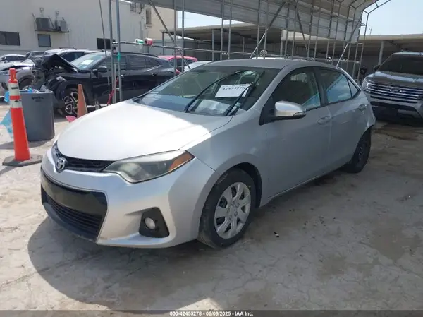 5YFBURHE8GP432014 2016 TOYOTA COROLLA - Image 2