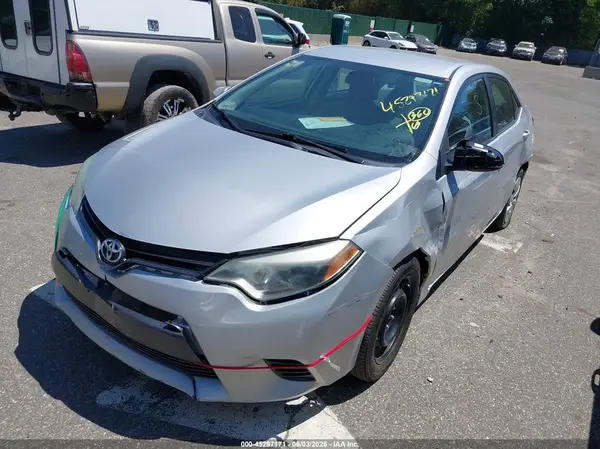 5YFBURHE8GP448813 2016 TOYOTA COROLLA - Image 2