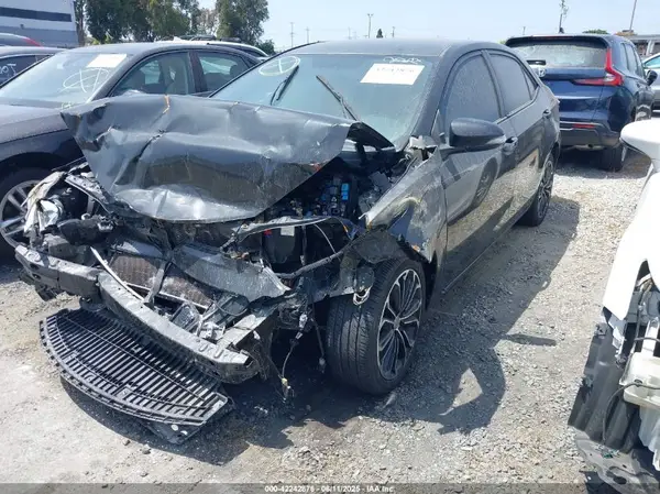 5YFBURHE8GP449332 2016 TOYOTA COROLLA - Image 2