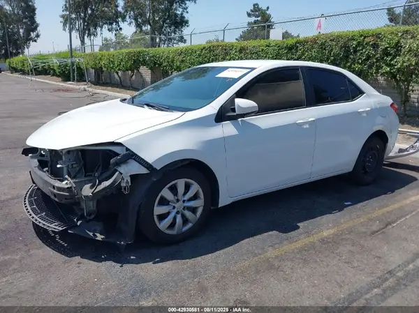 5YFBURHE8GP456619 2016 TOYOTA COROLLA - Image 2