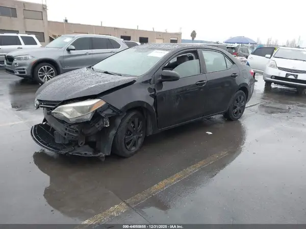 5YFBURHE8GP465014 2016 TOYOTA COROLLA - Image 2