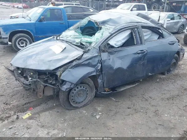 5YFBURHE8GP469046 2016 TOYOTA COROLLA - Image 2