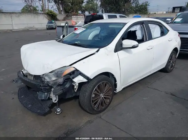 5YFBURHE8GP469287 2016 TOYOTA COROLLA - Image 2