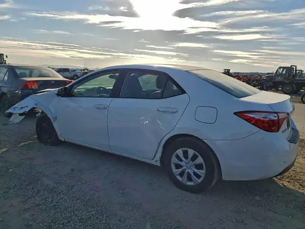 5YFBURHE8GP470584 2016 TOYOTA COROLLA - Image 2