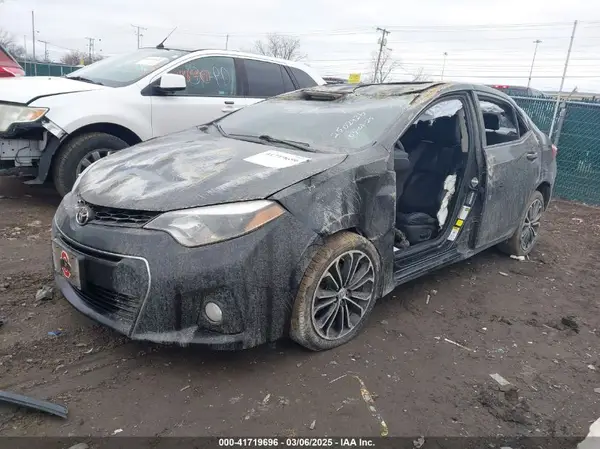 5YFBURHE8GP471525 2016 TOYOTA COROLLA - Image 2