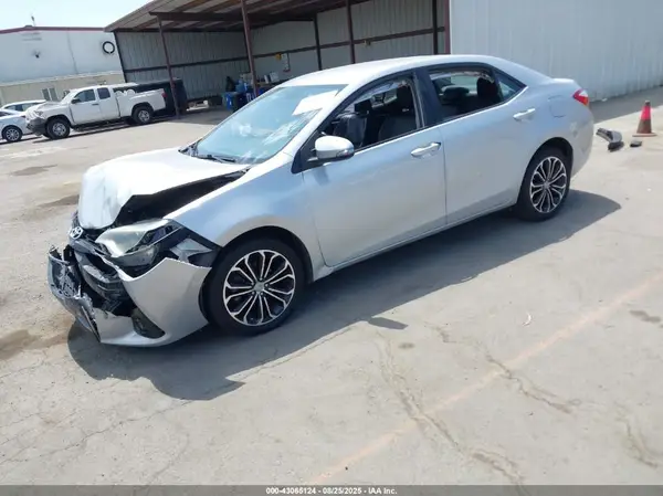 5YFBURHE8GP473663 2016 TOYOTA COROLLA - Image 2
