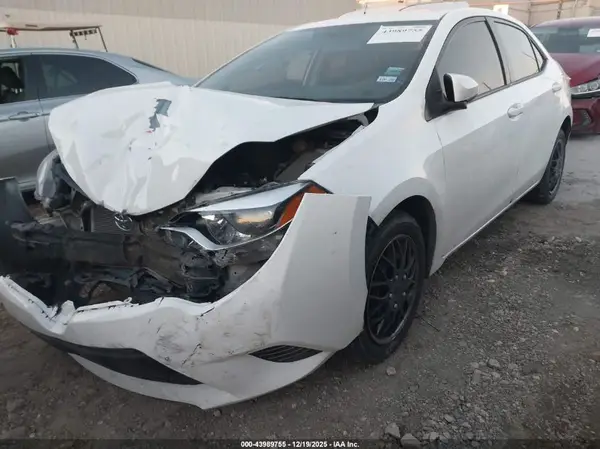 5YFBURHE8GP474134 2016 TOYOTA COROLLA - Image 2