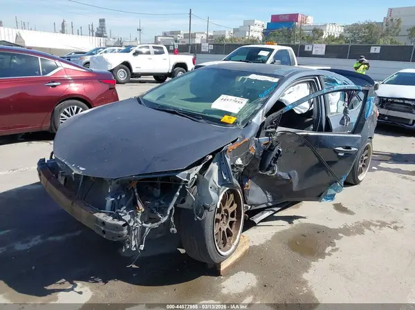 5YFBURHE8GP477292 2016 TOYOTA COROLLA - Image 2