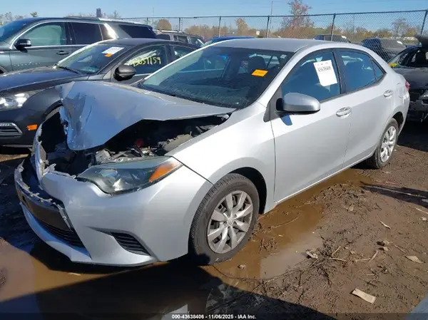 5YFBURHE8GP477339 2016 TOYOTA COROLLA - Image 2
