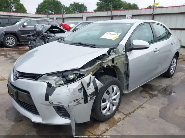 5YFBURHE8GP477664 2016 TOYOTA COROLLA - Image 2
