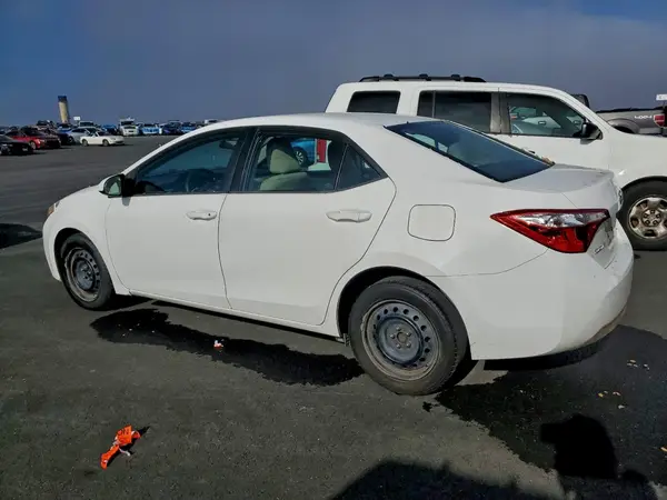 5YFBURHE8GP483447 2016 TOYOTA COROLLA - Image 2