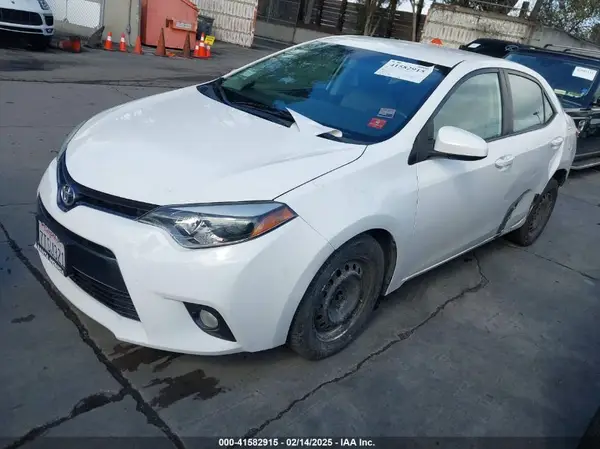 5YFBURHE8GP483951 2016 TOYOTA COROLLA - Image 2