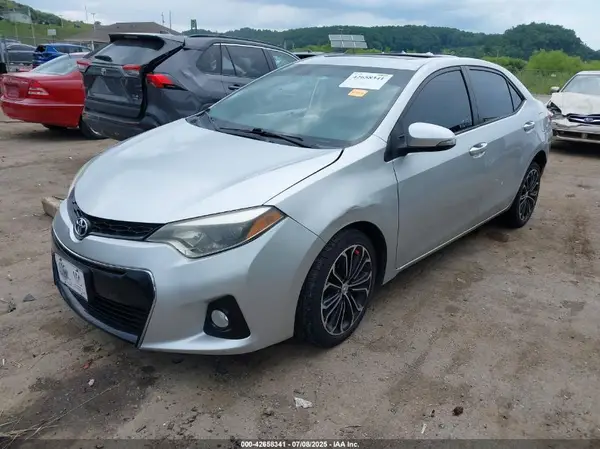 5YFBURHE8GP498496 2016 TOYOTA COROLLA - Image 2